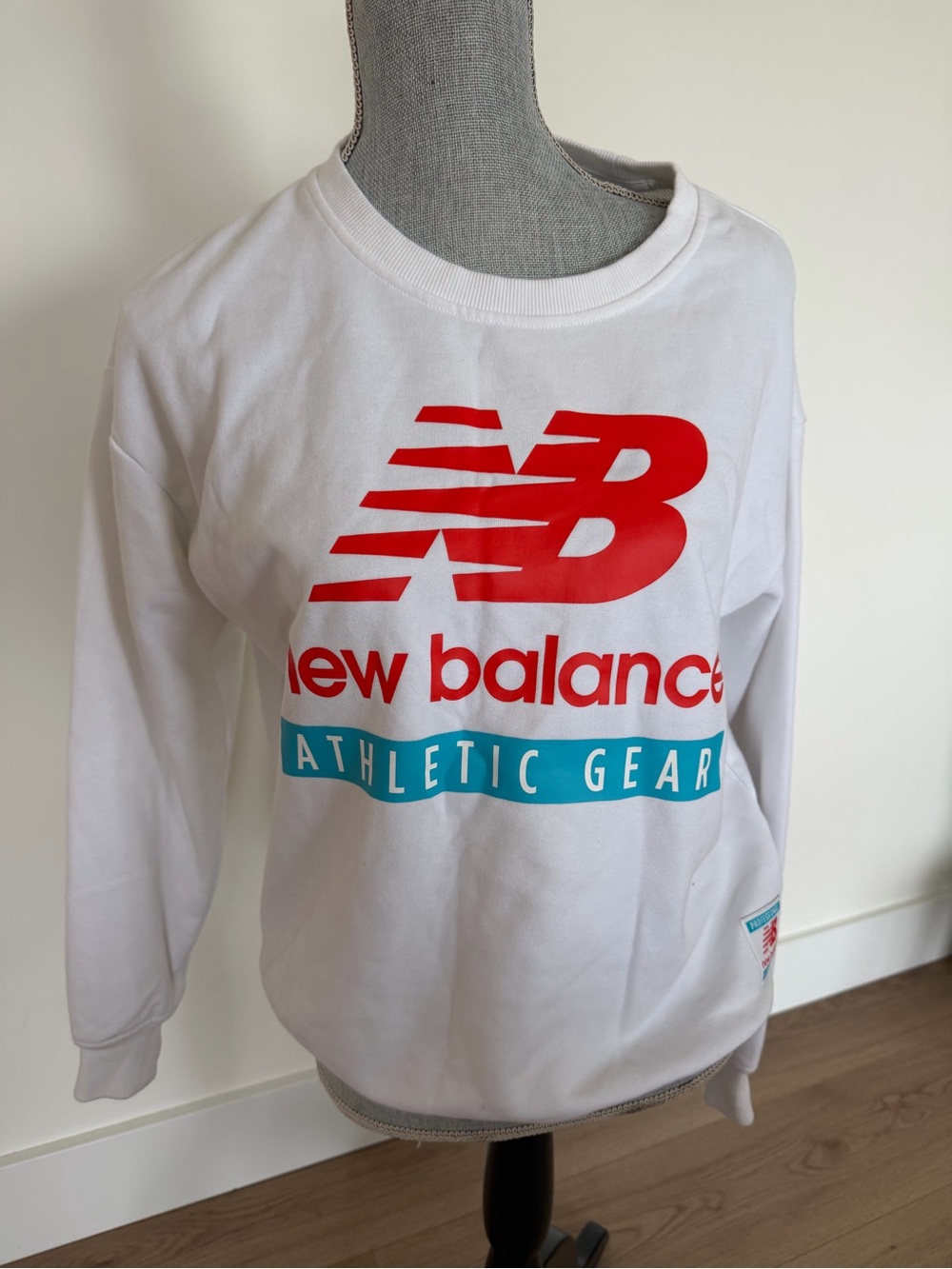 New Balance Essentials Field Day Graphic Crewneck White